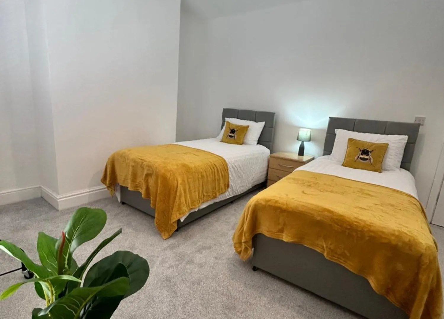 Percy House 3 Bedroom Contractor Haven Goole 0*,