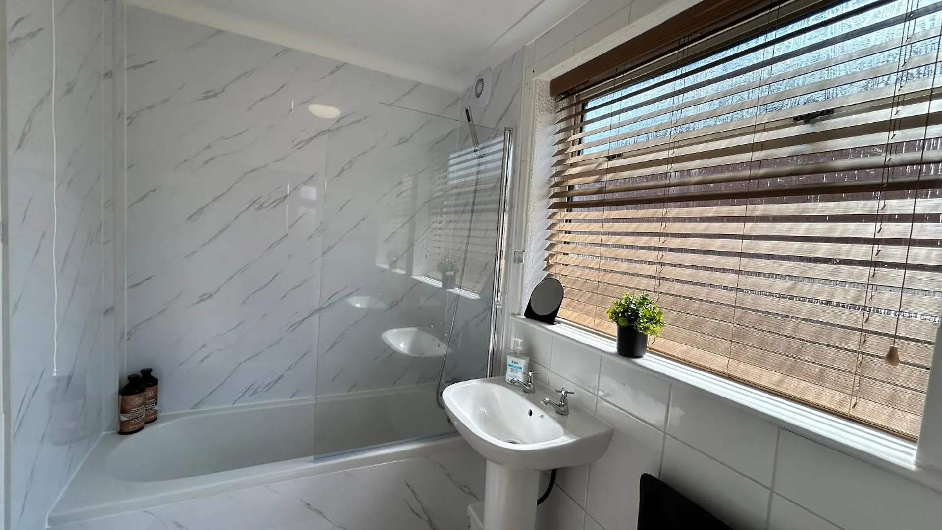 Percy House 3 Bedroom Contractor Haven Goole